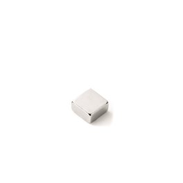  Magnet neodymový, kvádrový 8 x 8 mm, výška 4 mm